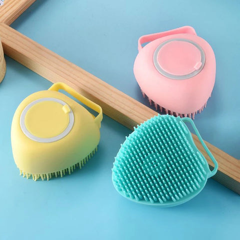 Bath brush with shampoo reservoir for Pets