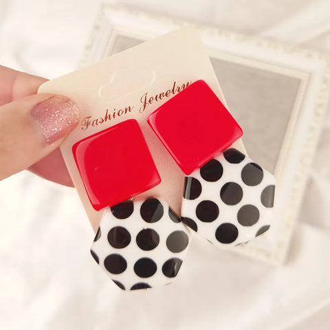 Earrings with Elegant Polka Dots in Resin