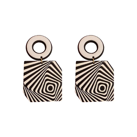 Pendientes acrílicos en contraste en blanco y negro para mujer Tendencia inusual