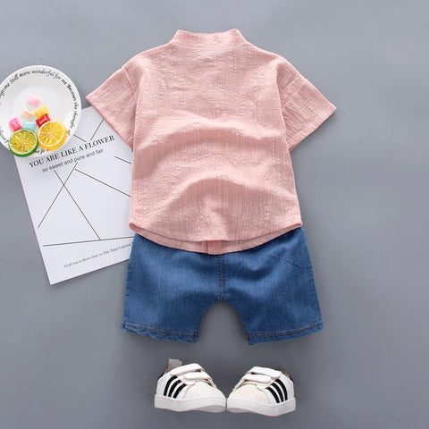 Conjunto de camiseta y pantalón corto para niño