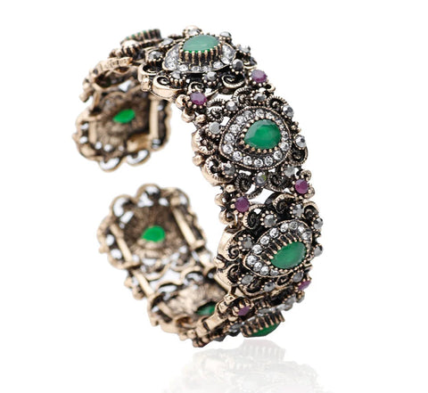 Antique style bracelet with zirconia's