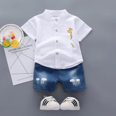 Conjunto de camiseta y pantalón corto para niño