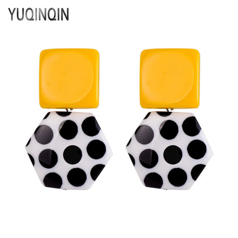 Earrings with Elegant Polka Dots in Resin