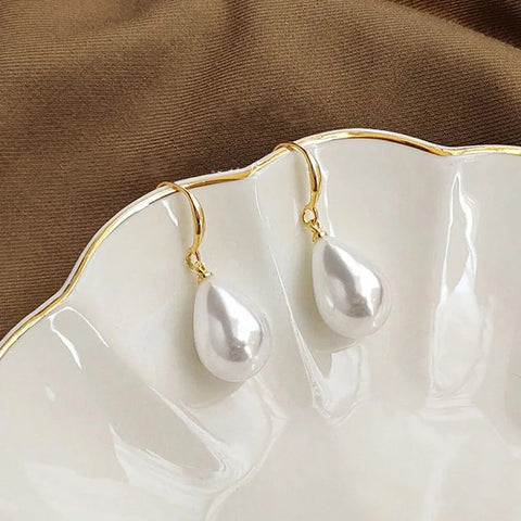 Exquisite Water-drop Pearl Earrings for Women Elegant Vintage Hook Earrings