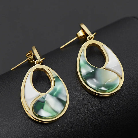 Stainless steel earrings with green shell leaf