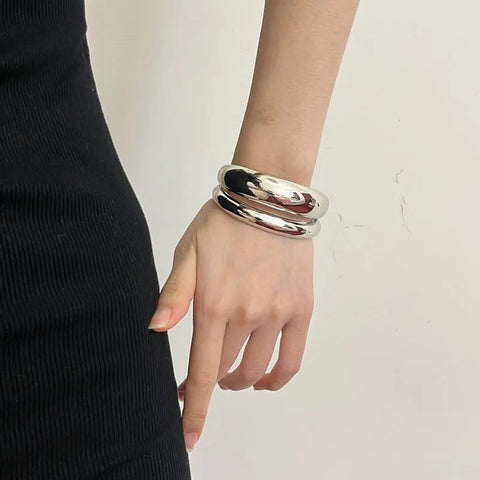 Pulsera de metal ajustable con diseño europeo de joyería moderna muy ligera