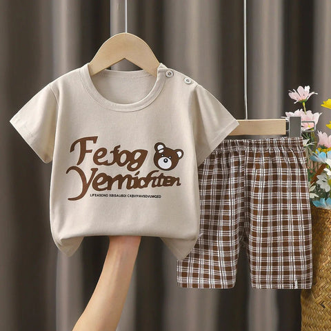 Children's shorts and t-shirt set. - EveryWares