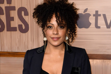 rosalind eleazar fingers